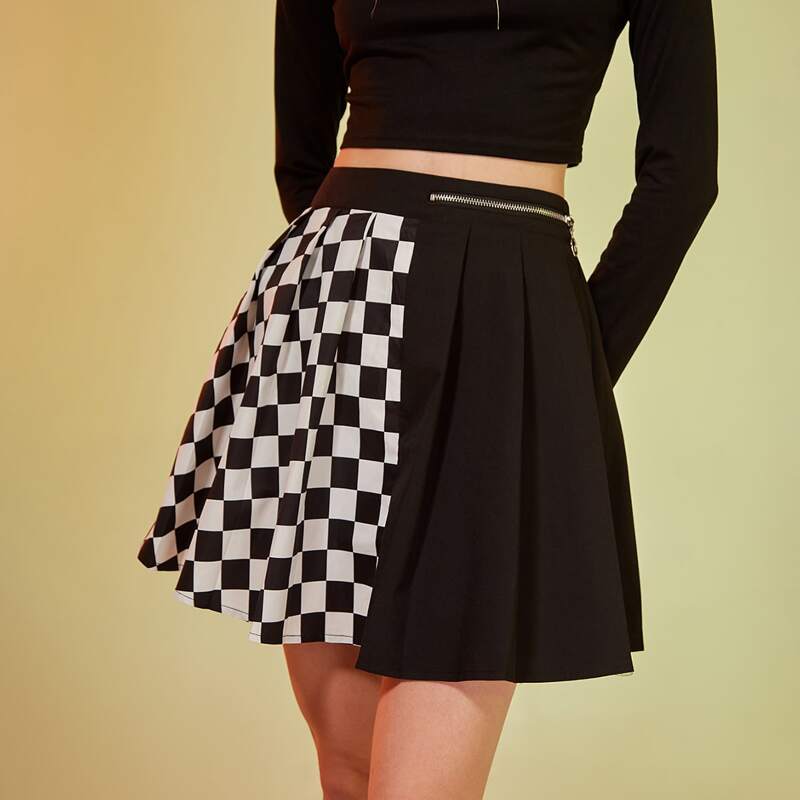 

Contrast Plaid Pleated Skirt, Black and white