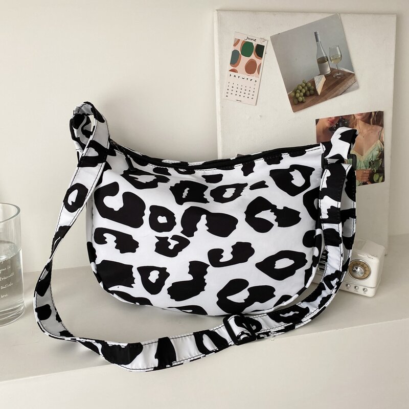 

Leopard Graphic Shoulder Bag, Black and white