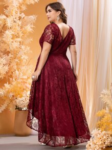 SHEIN Belle Vestido de graduación de encaje de bajo bajo con dobladillo asimétrico en color rojo borgoña talla grande - Burdeos - Ver 2