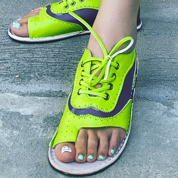 

Thong Design Lace-up Front Flats, Green