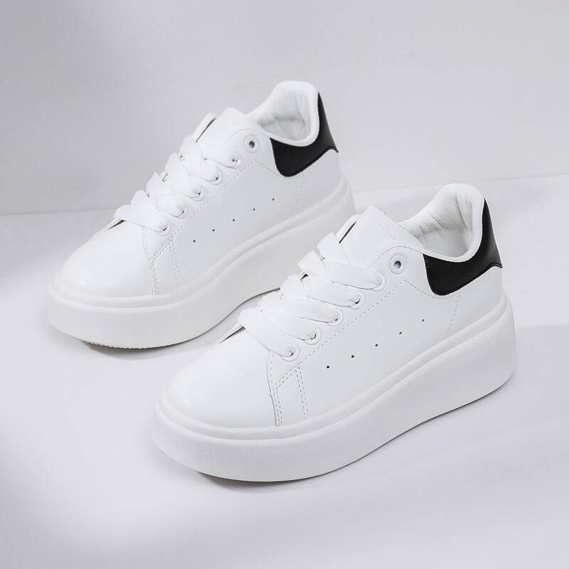 

Lace-up Front Contrast Trim Skate Shoes, White
