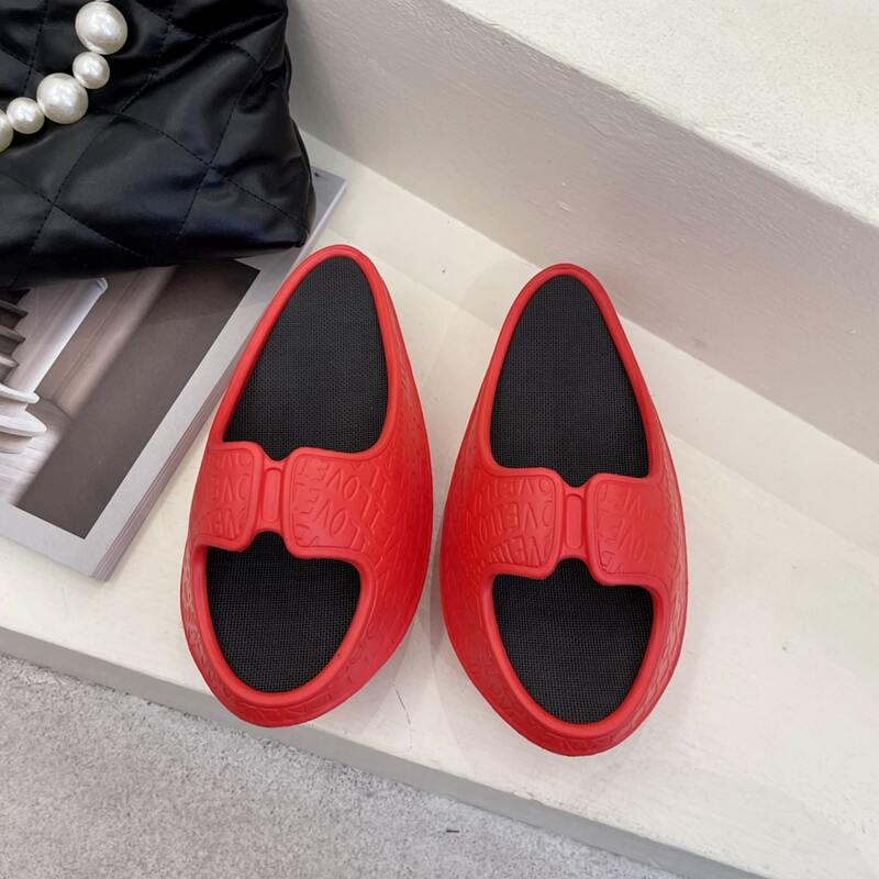 

Letter Graphic Slides, Red