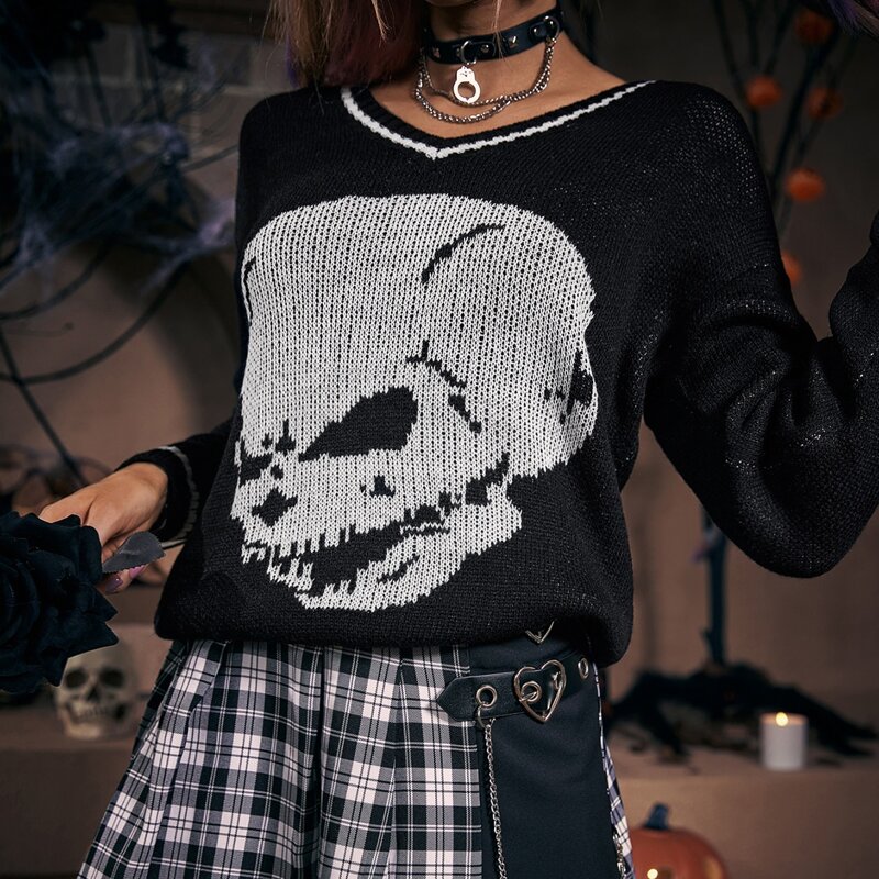 

Skull Pattern V-neck Sweater, Black