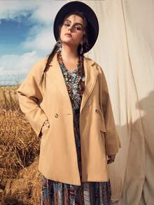 Modelyn 大碼西裝領落肩袖雙排釦花呢外套 - 卡其色 - 查看 4