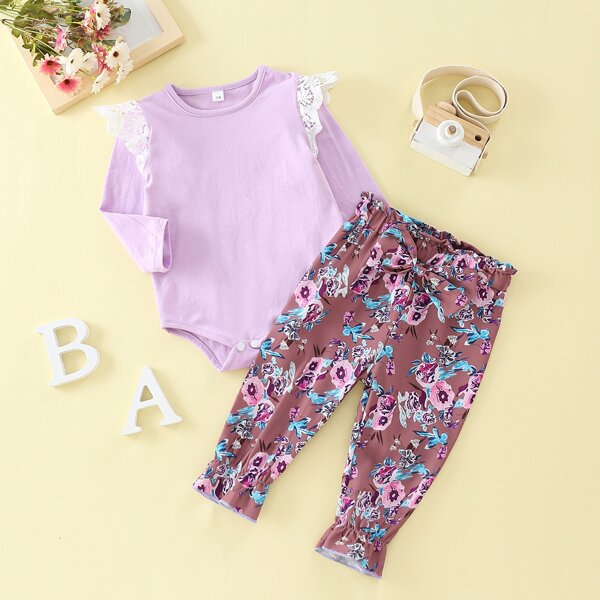 

Baby Guipure Lace Ruffle Trim Bodysuit & Floral Print Bow Front Pants, Multicolor