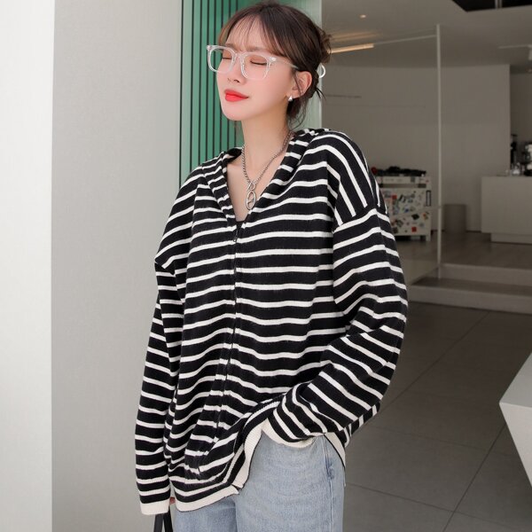 

Striped Pattern Drop Shoulder Hooded Cardigan, Black and white