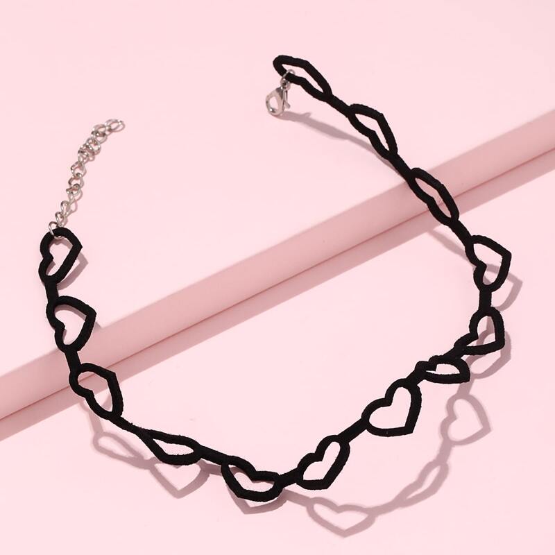 

Heart Design Necklace, Black