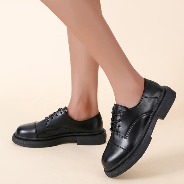 

Minimalist Lace-up Front Oxford Shoes, Black