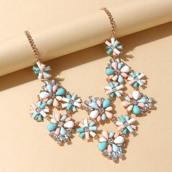 

Rhinestone Flower Decor Necklace, Multicolor