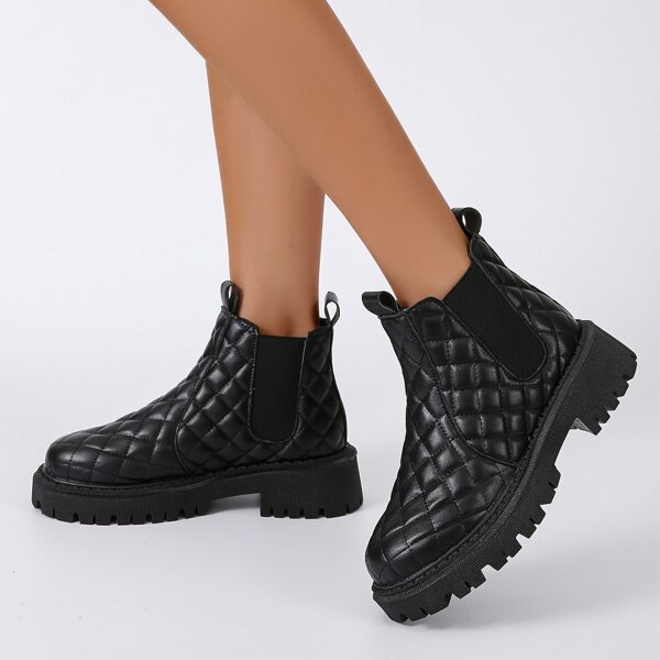 

Minimalist Quilted Detail Chelsea Boots, Black