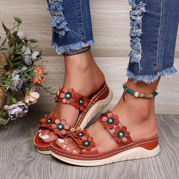 

Floral Appliques Wedge Sandals, Rust brown