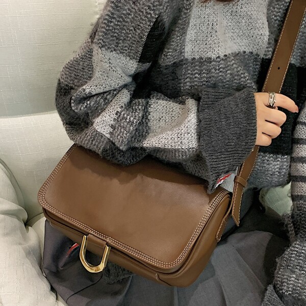

Minimalist Shoulder Bag, Brown