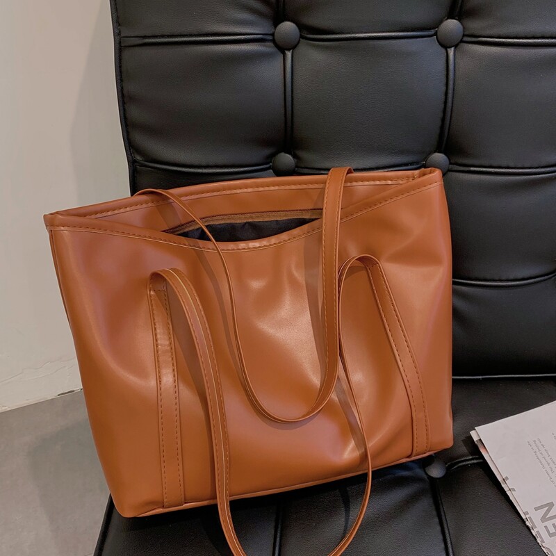 

Minimalist Tote Bag, Brown