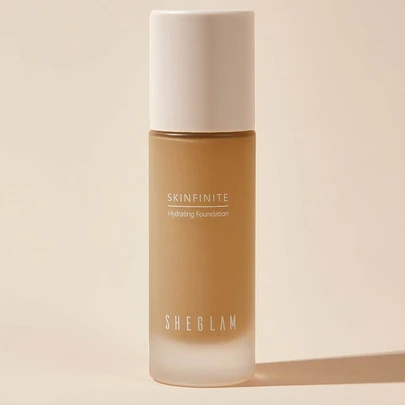 SHEGLAM كريم أساس مرطب من Skinfinite-كريم أساس Butterscotch Flawless Dewy-كريم أساس مرطب بتغطية غير مرئية-كريم أساس سائل خفيف الوزن طبيعي غير دهني-كريم أساس علامة تجارية جمال مكياج ميكب مستحضرات تجميل للنساء الفتيات مثالي لفصل الصيف الربيع مثالي ل- Y2K أزياء أنيقة عيد الأم هدية حفلة جاهز أفضل لون