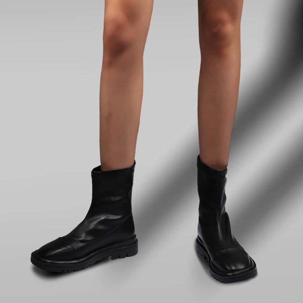 

Solid Back Zipper Classic Boots, Black