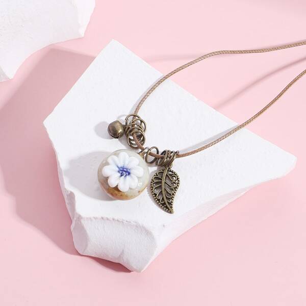 

Leaf Pendant Necklace, Multicolor