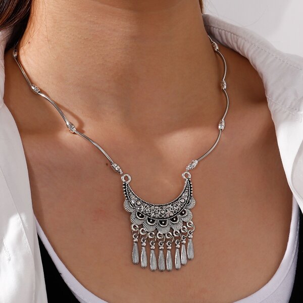 

Vintage Pendant Necklace, Antique silver