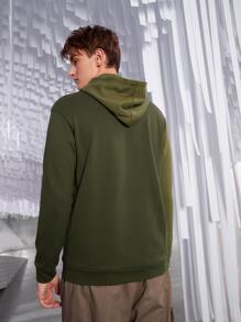 Manfinity RebelGame 男士字母刺繡抽繩連帽衫 - 軍綠色 - 查看 2