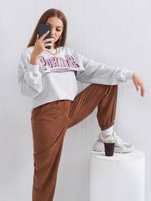 SHEIN Pullover con estampado de letra de hombros caídos - Gris Claro - Ver 3