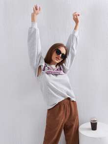 SHEIN Pullover con estampado de letra de hombros caídos - Gris Claro - Ver 4