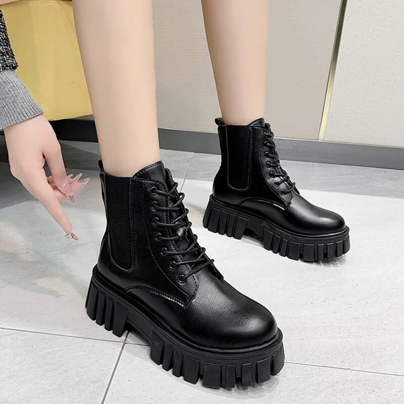 

Minimalist Flatform Combat Boots, Black