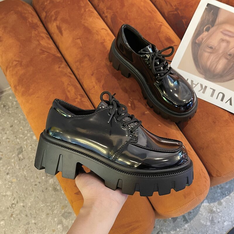 

Lace Up Front Flatform Oxfords, Black