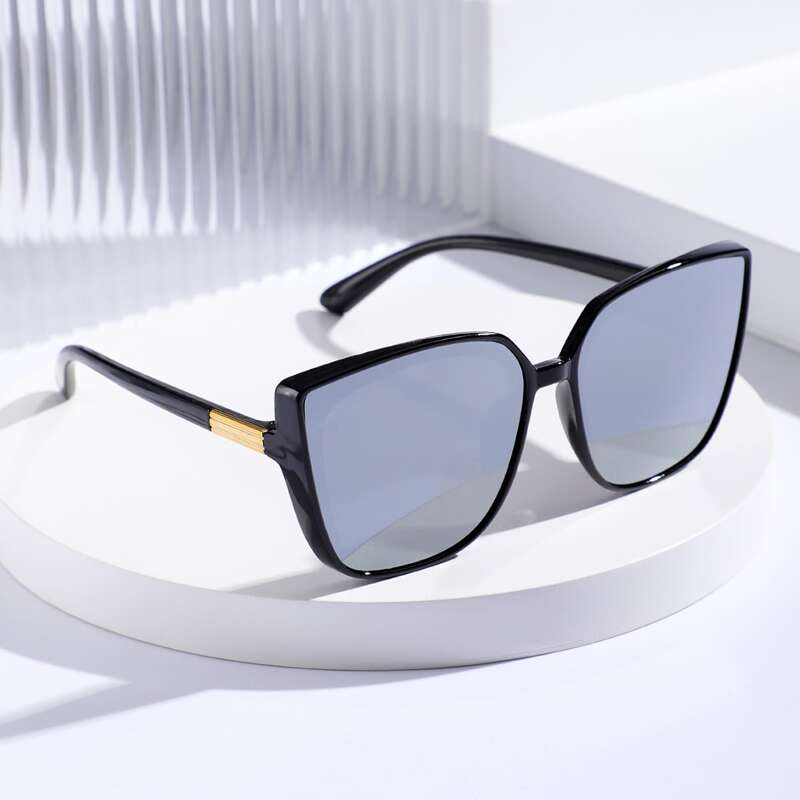 

Cat Eye Sunglasses
