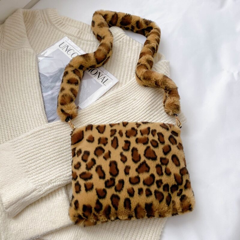 

Leopard Graphic Crossbody Bag, Multicolor