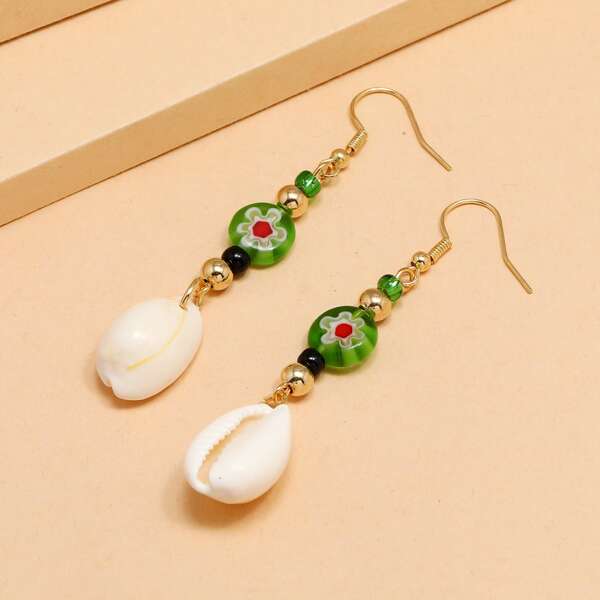 

Flower Detail Conch Charm Earrings, Multicolor