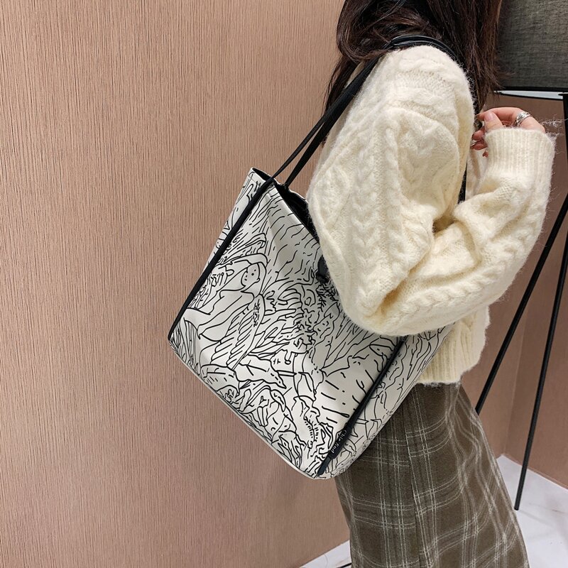 

Figure Graphic Tote Bag, Black and white