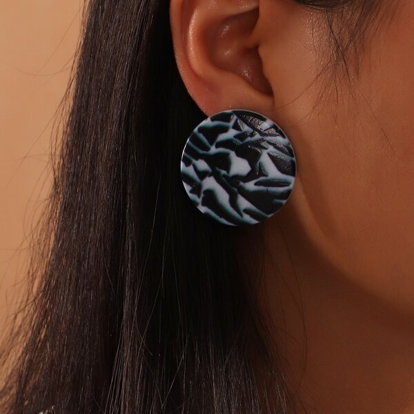 

Random Pattern Round Stud Earrings, Black and white