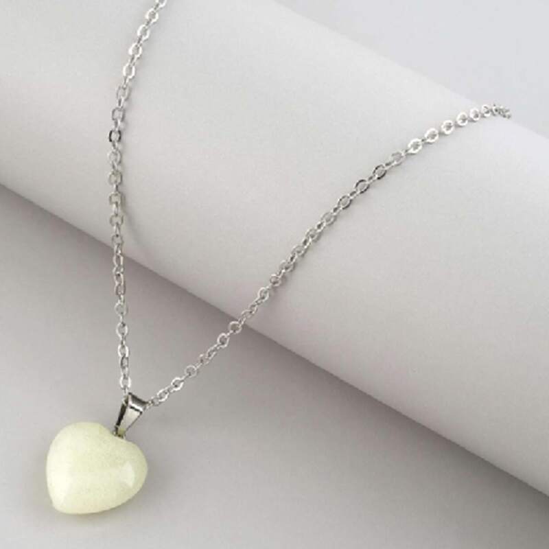 

Luminous Heart Decor Chain Necklace, Green