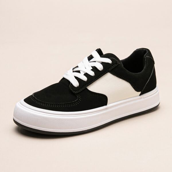 

Two Tone Lace-up Skate Shoes, Black and white