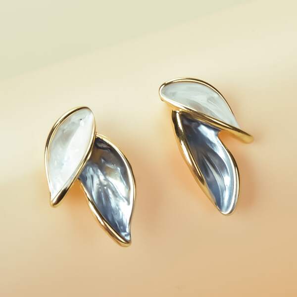 

Leaf Design Earrings, Multicolor