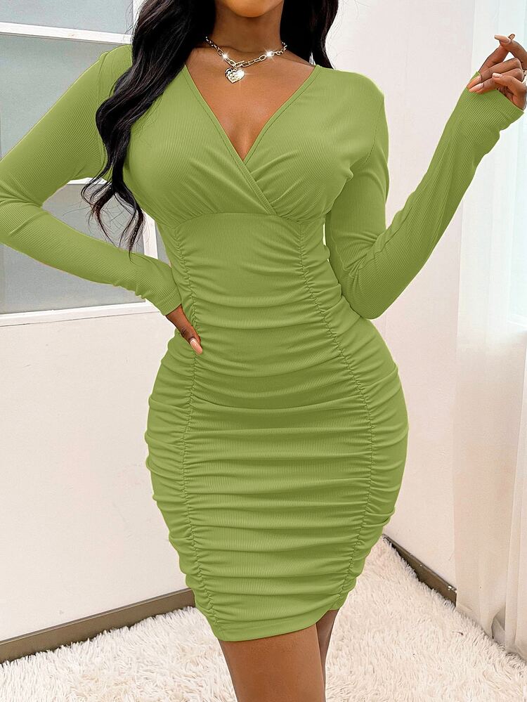 SOLERSUN Plunging Neck Ruched Bodycon Dress - Lime Green - View 3