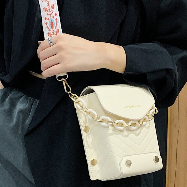 

Quilted Pattern Chain Decor Satchel Bag, Beige