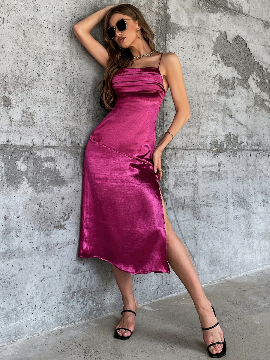 Aveloria 緞面高衩吊帶洋裝