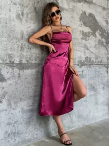 Aveloria 緞面高衩吊帶洋裝