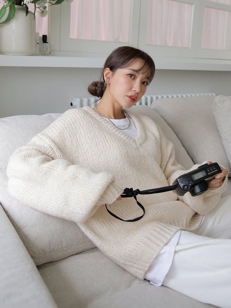 Solid V-neck Drop Shoulder Sweater