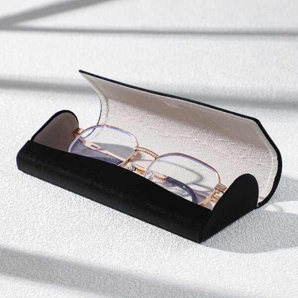 

Men Solid Glasses Case, Black