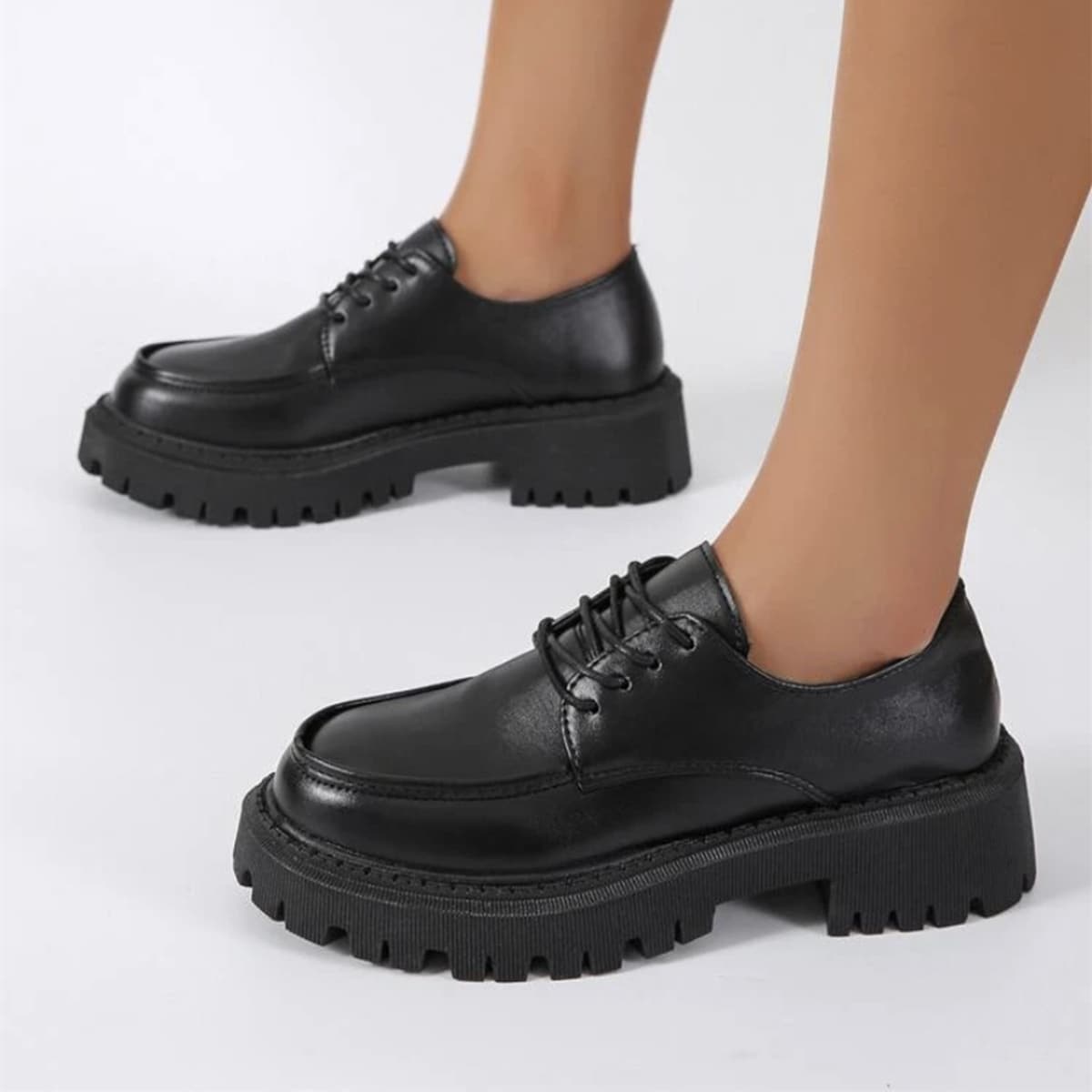 

Lace Up Front Flatform Oxford Shoes, Black