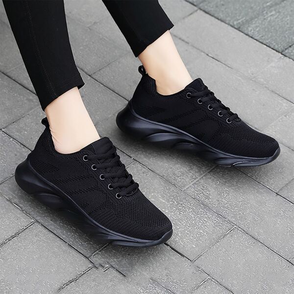 

Minimalist Breathable Running Shoes, Black