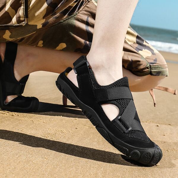 

Men Mesh Panel Cut Out Design Sandals, Black