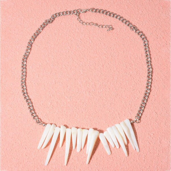 

Irregular Shell Decor Necklace, White