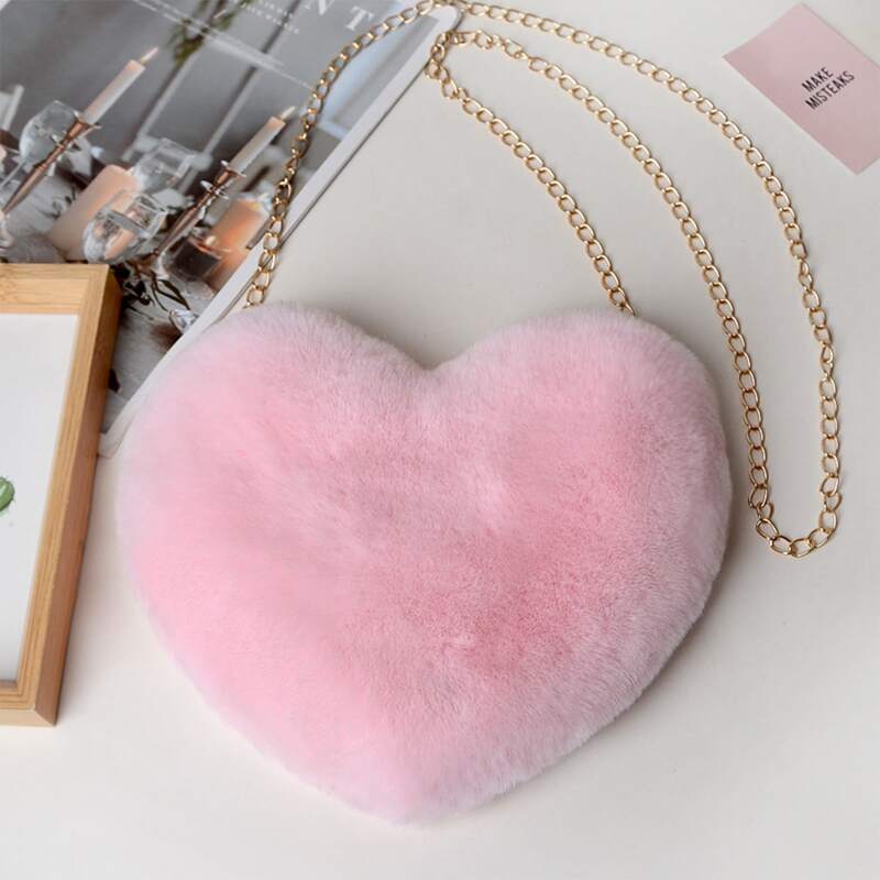 

Heart Shaped Chain Bag, Pink