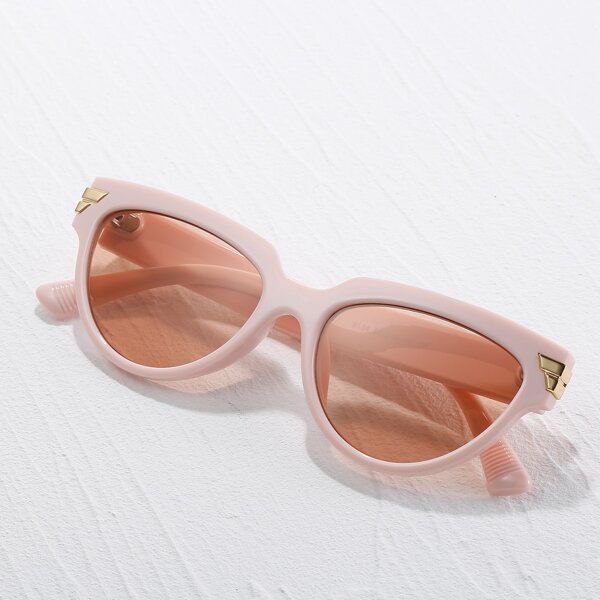 

Cat Eye Sunglasses