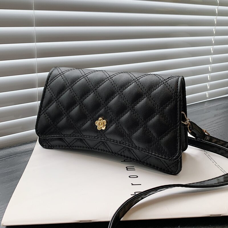

Flower Decor Flap Crossbody Bag, Black