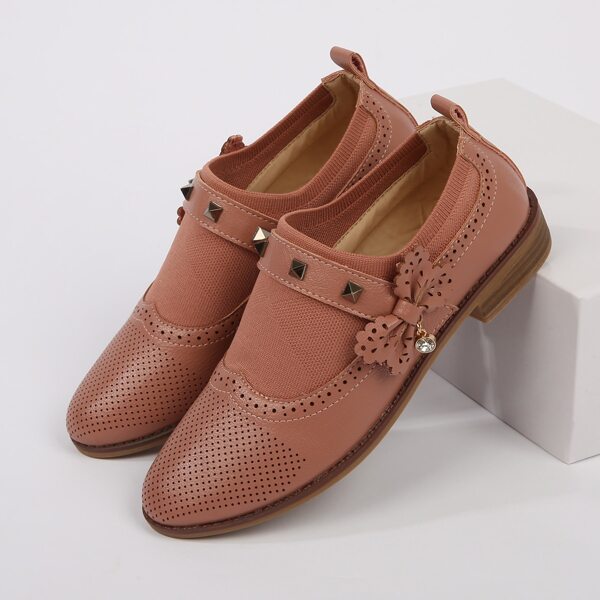 

Wingtip Detail Bow & Studded Decor Brogues, Pink