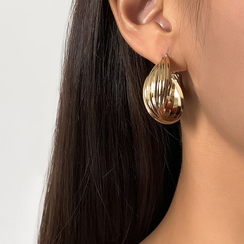 

Twist Hoop Earrings, Gold