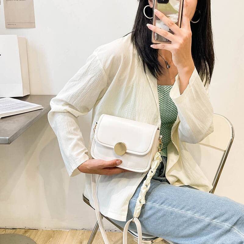 

Metal Buckle Decor Crossbody Bag, White